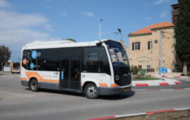 Imagry says its autonomy kit enables buses to autonomously handle roundabouts, as shown here.